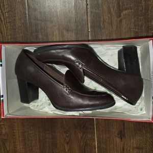❣️SALE❣️ Westies Brown Heels | Size 7.5 | M Width
